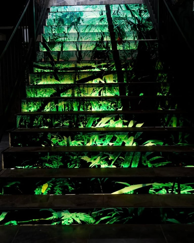Escaleras Restaurante Mahawi Resort