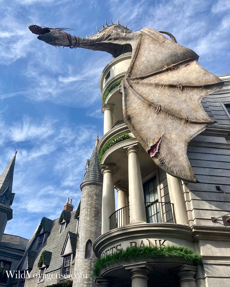 Le dragon de la banque de Gringott's sur le Chemin de Traverse à Universal Studios en Floride
