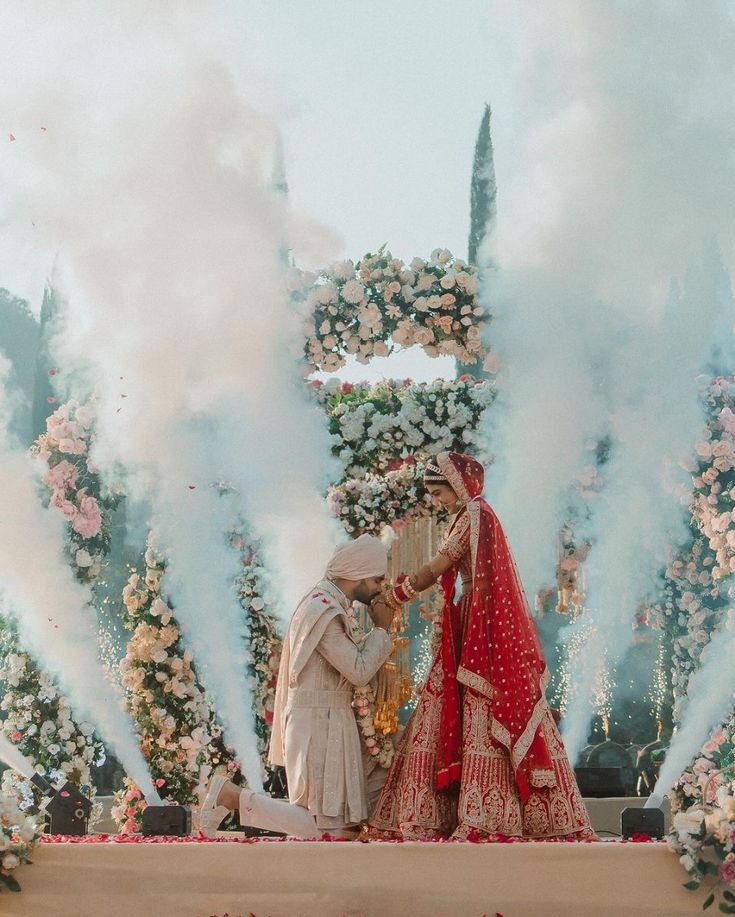 BEST BRIDE GROOM ENTRY & JAIMALA THEMES BY GEET EVENTS