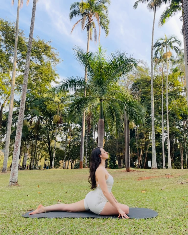 Curso de yoga e meditação online Letícia Pires