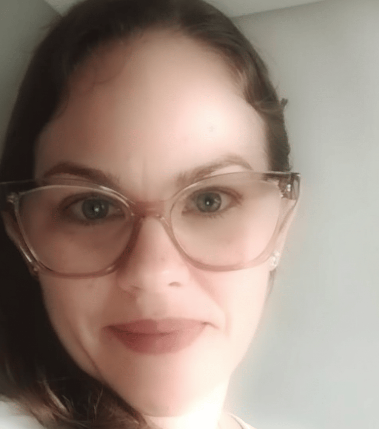 Foto de Jaqueline Trevizan, desenvolvedora front-end