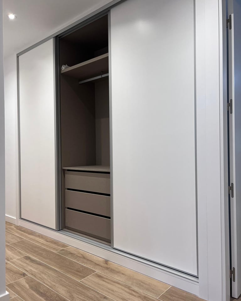 Diseño e Instalación de Cocinas a Medida, Armarios y Puertas