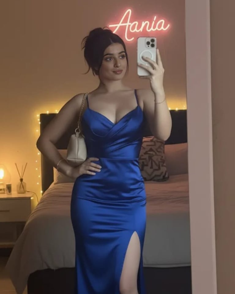 <img src="female-therapist-massage.jpg" alt="Female massage therapist giving relaxing spa treatment