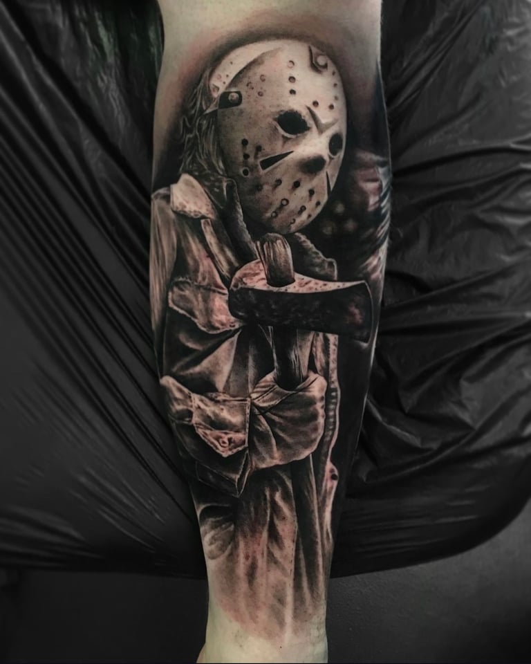 realistinen kauhu tatuointi friday the 13th Jason