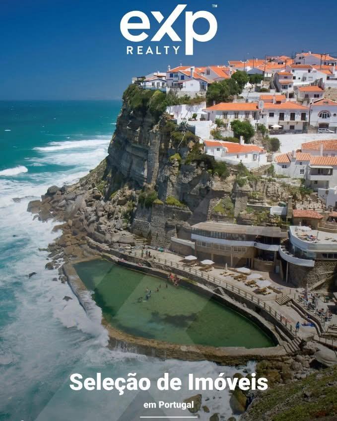 Montre la plage du sud en Algarve