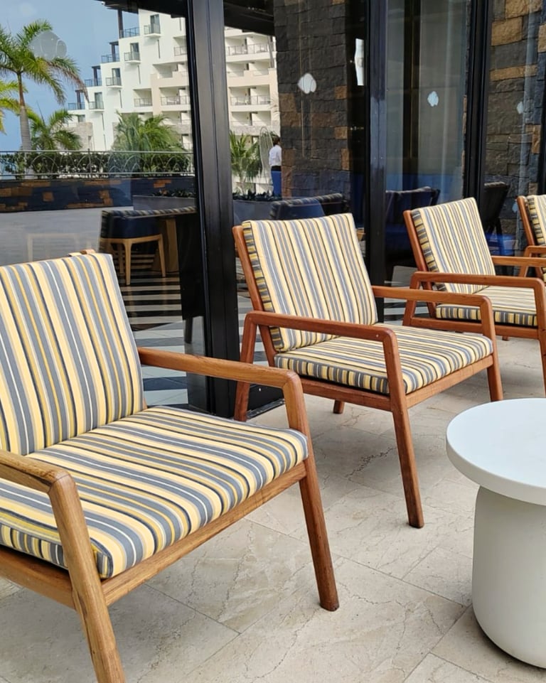 Tapicería para muebles de exterior. Diseño de exteriores en Cancún, Playa del Carmen, Tulum, Riviera