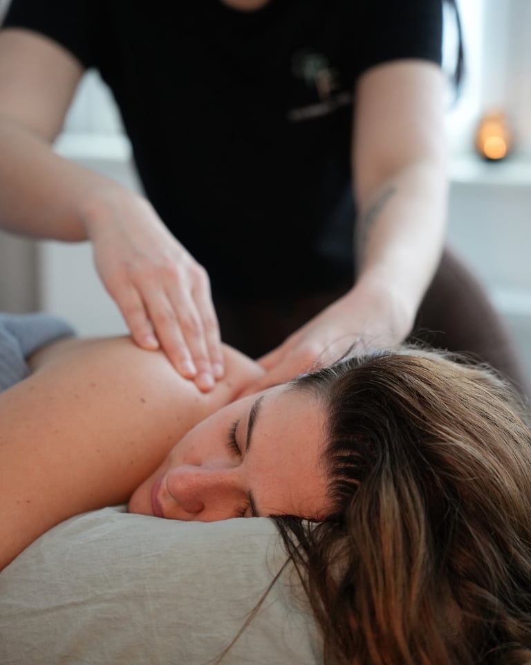 Massage prénatal relaxant pour femme enceinte au cabinet de massage à Volstroff