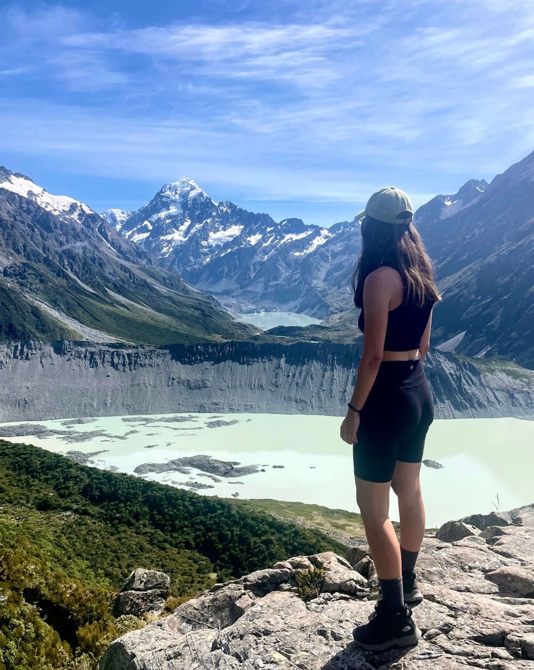 Vista de Mount Cook y Hooker Valley desde Sealy Tarns