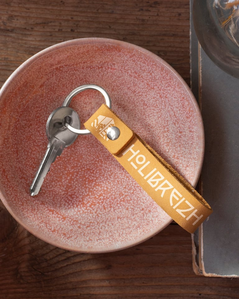 Logo Holibreizh sur porte clé cuir 