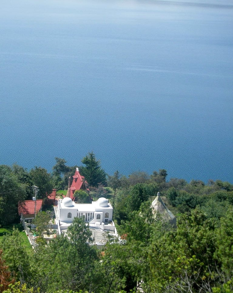 Refugio Génesis, lago de tota, laguna de tota, playa Victoria, naturaleza, restaurante, spa