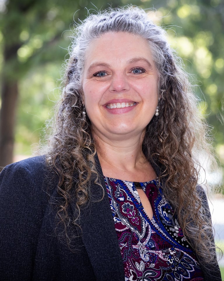 Headshot Kris Ellison