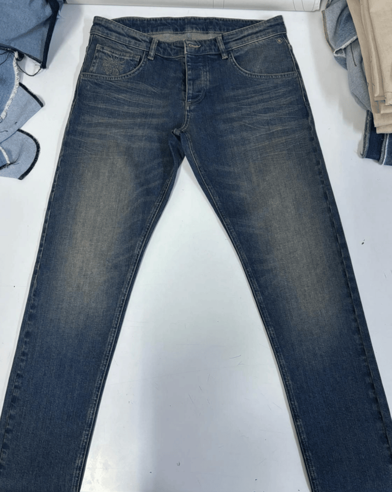 ALT169® Luxe Spijkerbroek - Voorkant