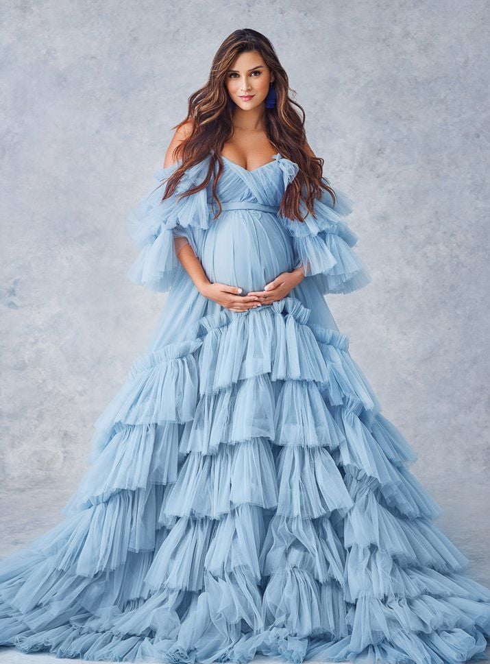 what to wear for maternity photoshoot. Professional family photography collage featuring maternity,