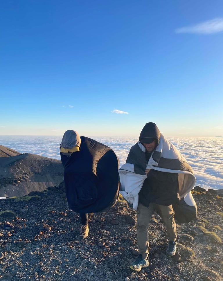 Mis amigos viendo amanecer desde Fanthams Peak
