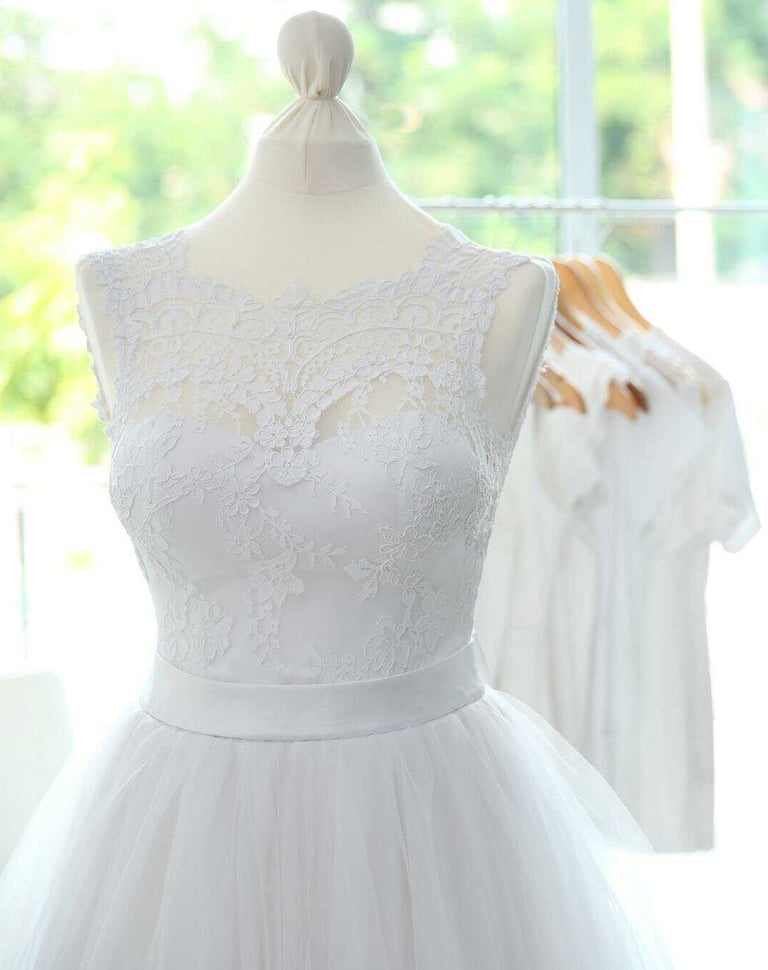 a dress - like dress with a white dress on it