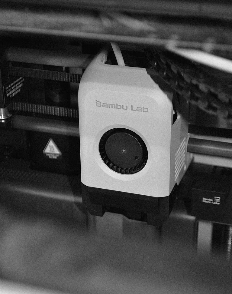 Tête d’impression d’imprimante 3D dans l'atelier ALIKA solutions