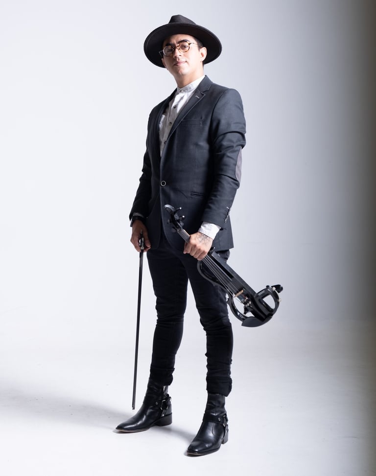 Detalle del violín de Mauro Ruiz, violinista profesional para bodas y eventos de alto nivel en Valen