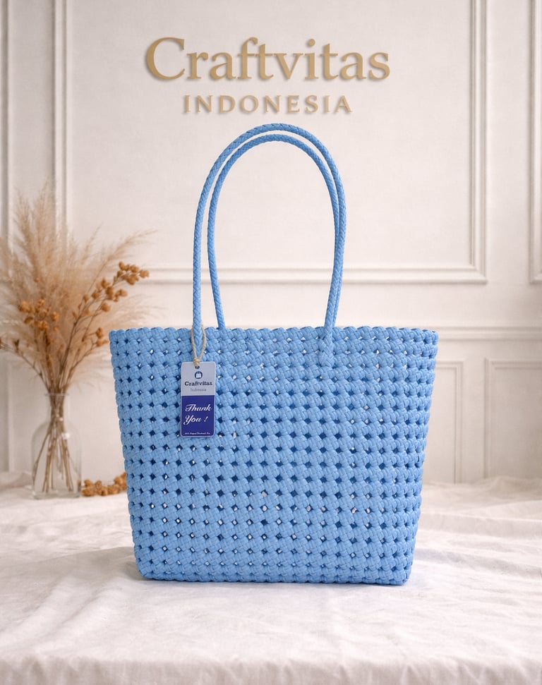 Tas anyaman plastik model sekar baby blue handmade Craftvitas Indonesia
