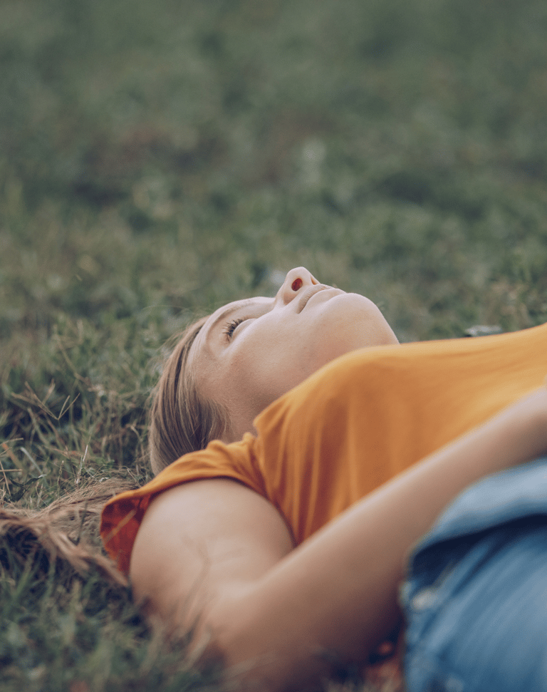 femme détendue, relaxation, méthode Shultz, respiration