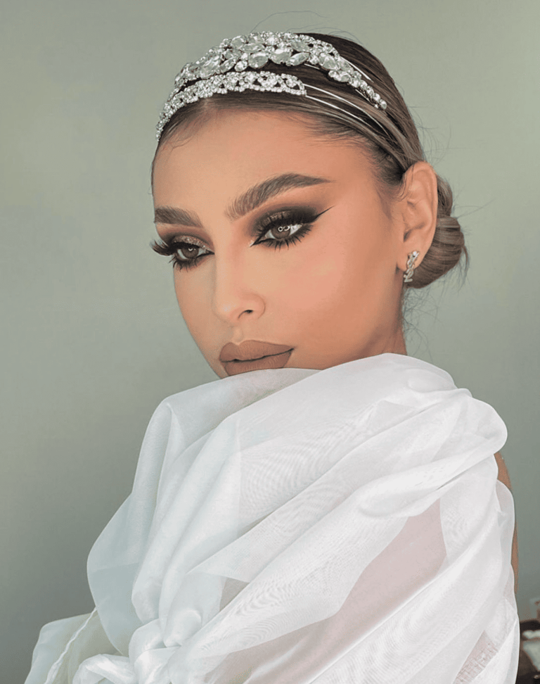 Maquillaje de novia con piel luminosa y acabado impecable