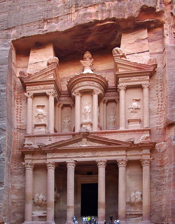 Πέτρα, Al Khazneh. By Berthold Werner, https://en.wikipedia.org/wiki/Petra   