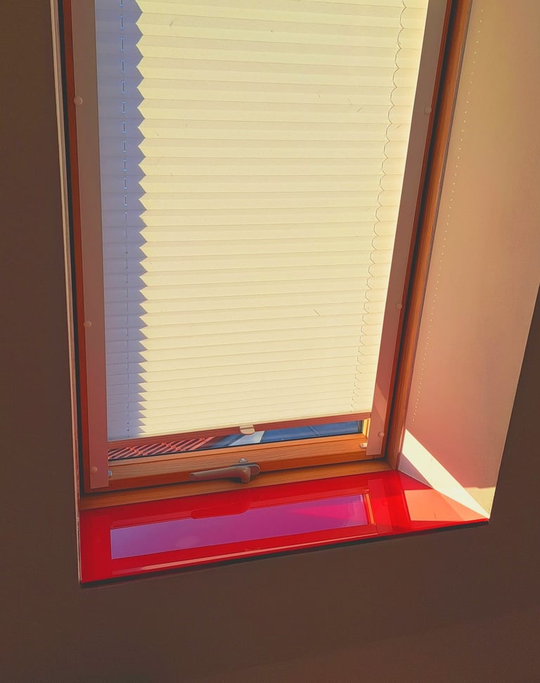 JALUZELE PLISATE MONTATE PE FERESTRE TIP VELUX, ASIROLL - AUTOROM SERVICE INTERNATIONAL PRODUCATOR