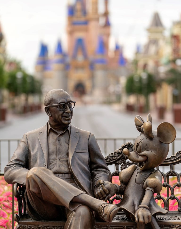 Estatua Roy e Minnie - Magic Kingsom
