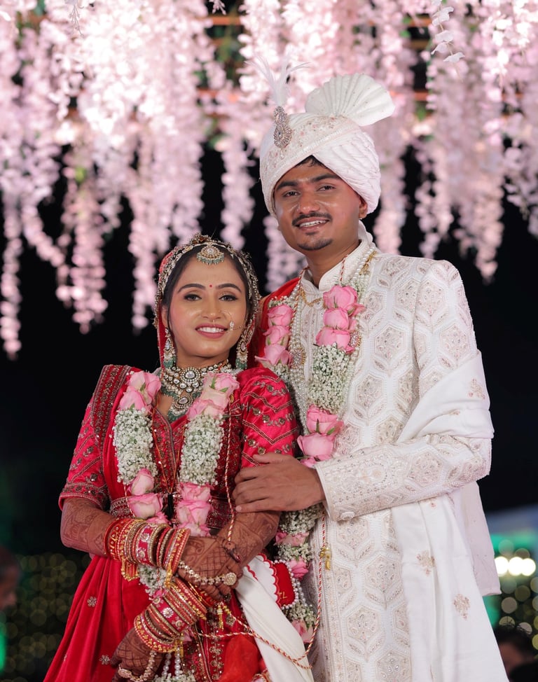 Natural bridal makeup,smokey eyes bridal,glam bridal look,best bridal makeup artist in vadodara r&d 