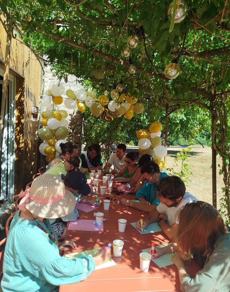 Animation d'atelier d'écriture pendant un anniversaire avec Mily's Writing