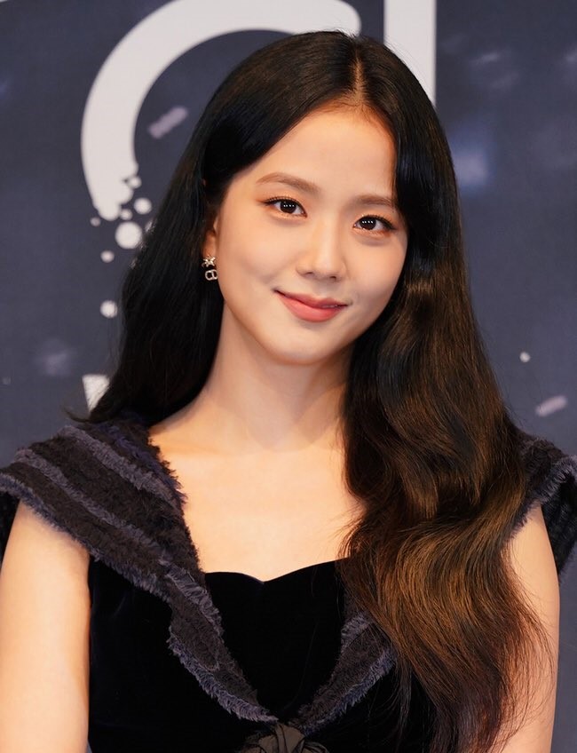 Jisoo (BLACKPINK) - k-pop