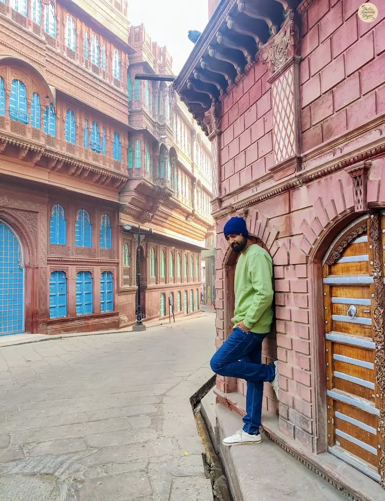 Narrow alley in Bikaner's old city lined with grand havelis