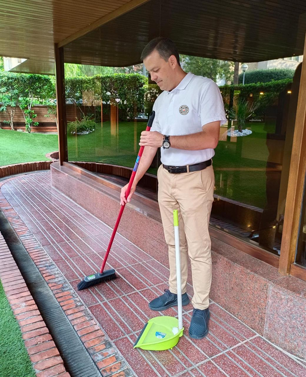 CONSERJE DE MANTENIMIENTO