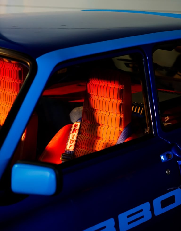 Siège rouge et ceinture ektor de R5 turbo 2