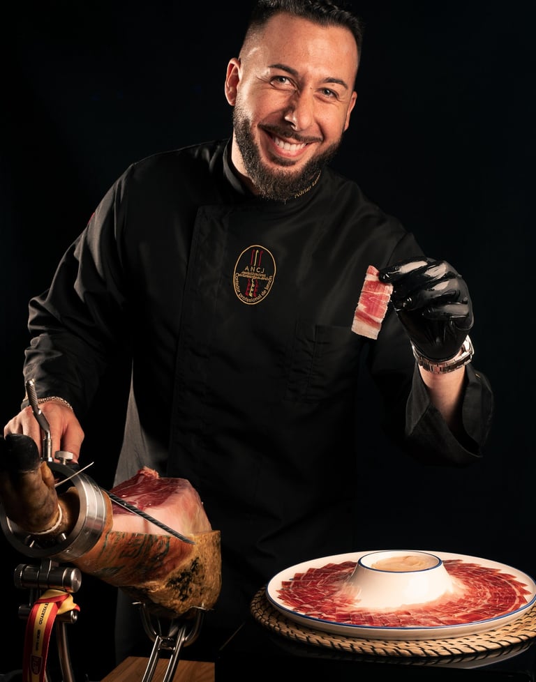 Imagen de Adrián Laynez cortando jamón
