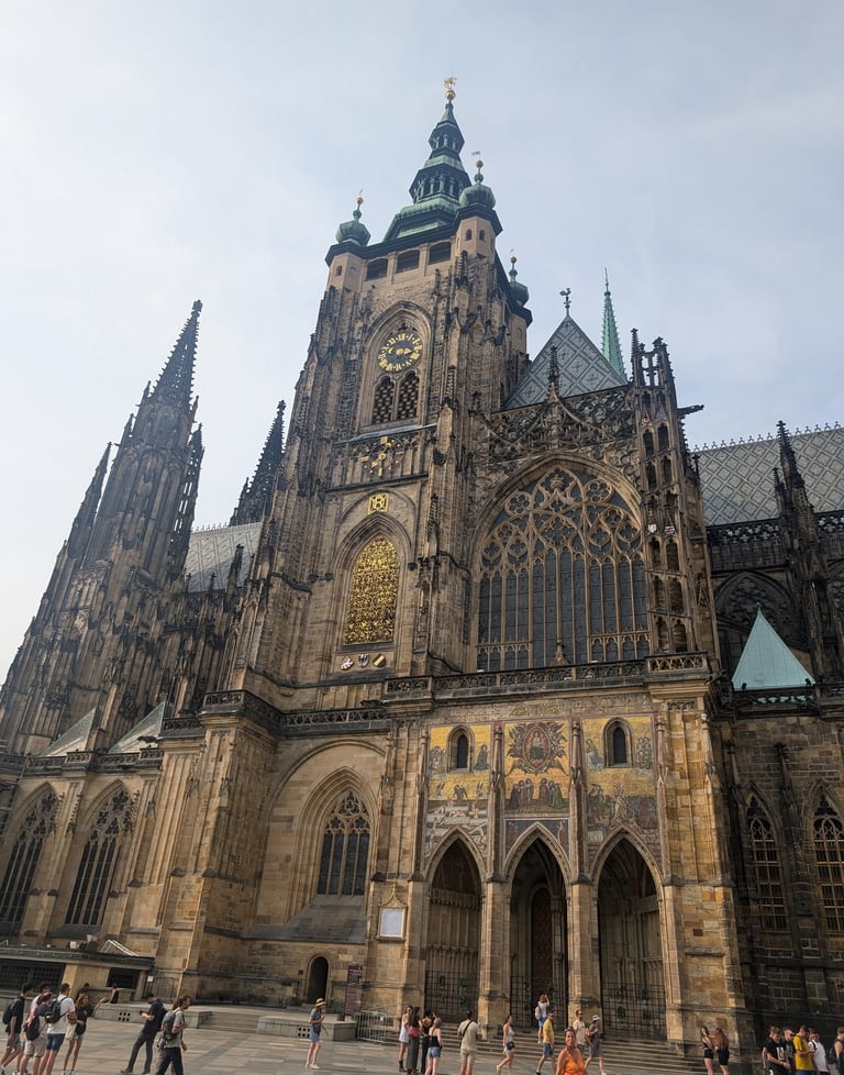 Big fucking castle in Prague. One of the many incredible sights we saw that week in 2024