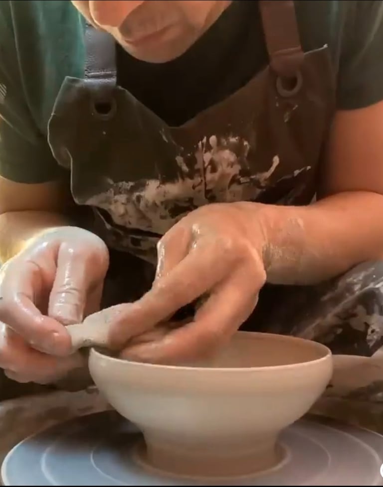 Making a ceramic bowl