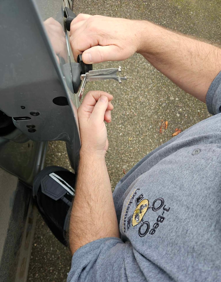 emergency locksmith services Exeter car gain entry Seaton