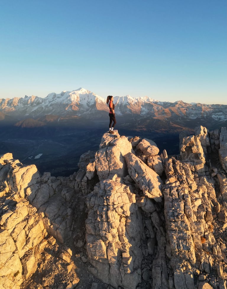 Prise de vue aérienne par drone dans les Alpes – Montagne en Drone