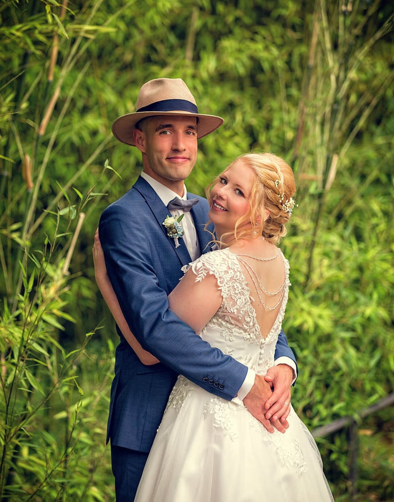 Hochzeitspaar Bambuswald Hochzeitsportrait mit Herz