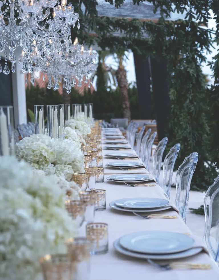 Long outdoor wedding table setting at Finca Santa Katerina