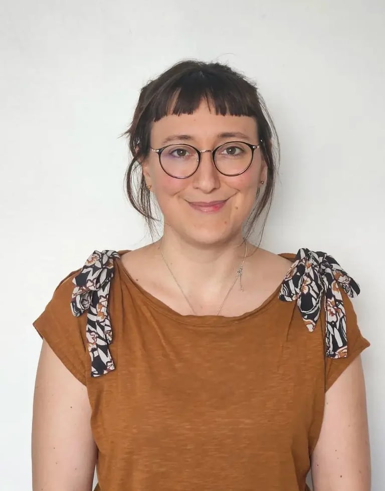 Portrait de la thérapeute Mélanie Pouzou.