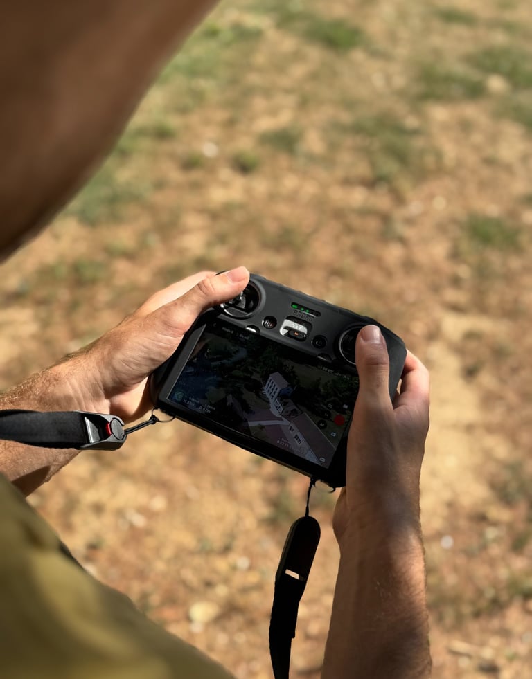 Télécommande de drone pendant un tournage vidéo