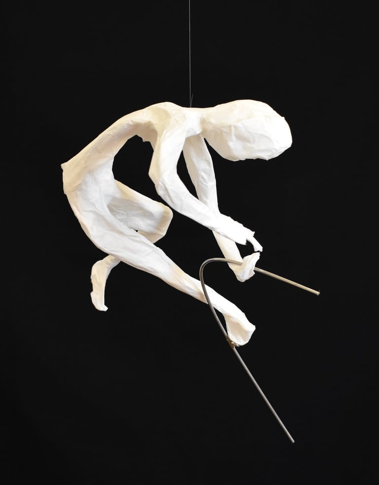 mobile sculpture papier personnage mouvement