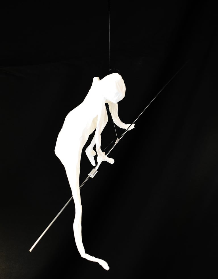 mobile sculpture papier personnage mouvement