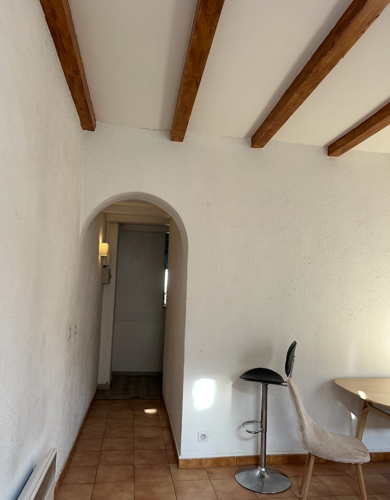 Projet de rénovation La Ciotat avant travaux couloir avec arche. Optimisation d'espace