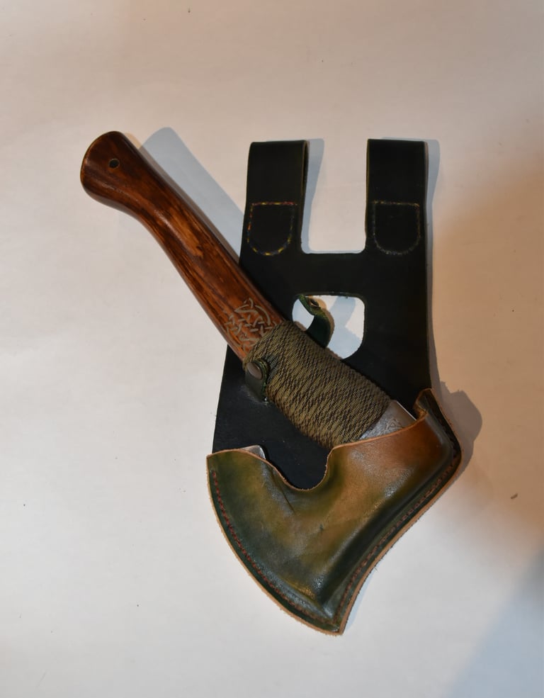 Wurfaxt-Holster aus Leder für den Gürtel. Handarbeit aus Angelbachtal