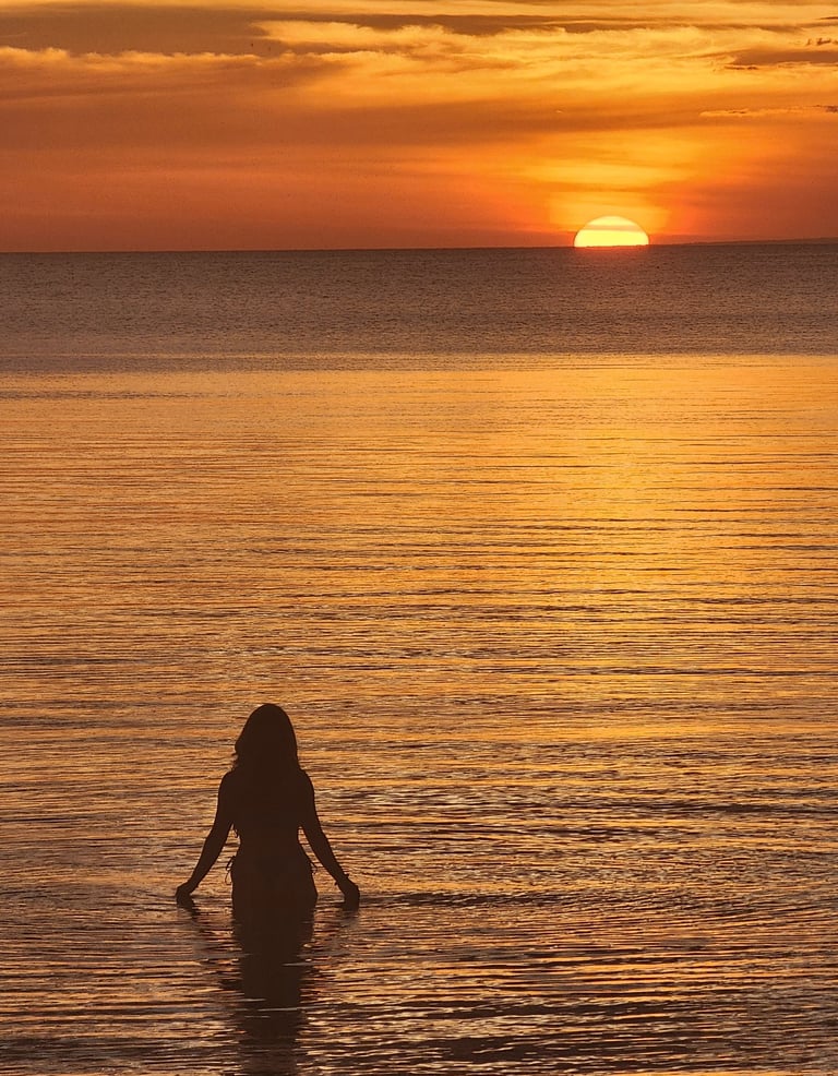 Sunset viewing from Callachuchi Homestay beach