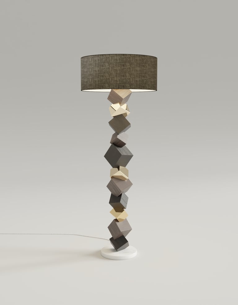 Lampadaire Pyrite en noyer, moabi et laiton poli. Pied en marbre blanc et abat-jour en lin noir.