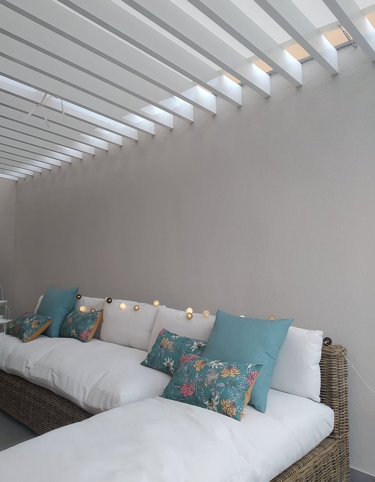 Fabricación de toldos, tapicería  exterior y conjunto de cojines. Tenerife