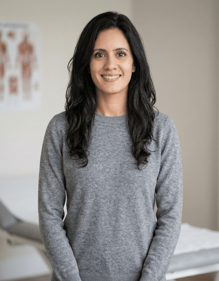 Djamila Imache, ostéopathe DO à son cabinet de L'Isle-Adam.